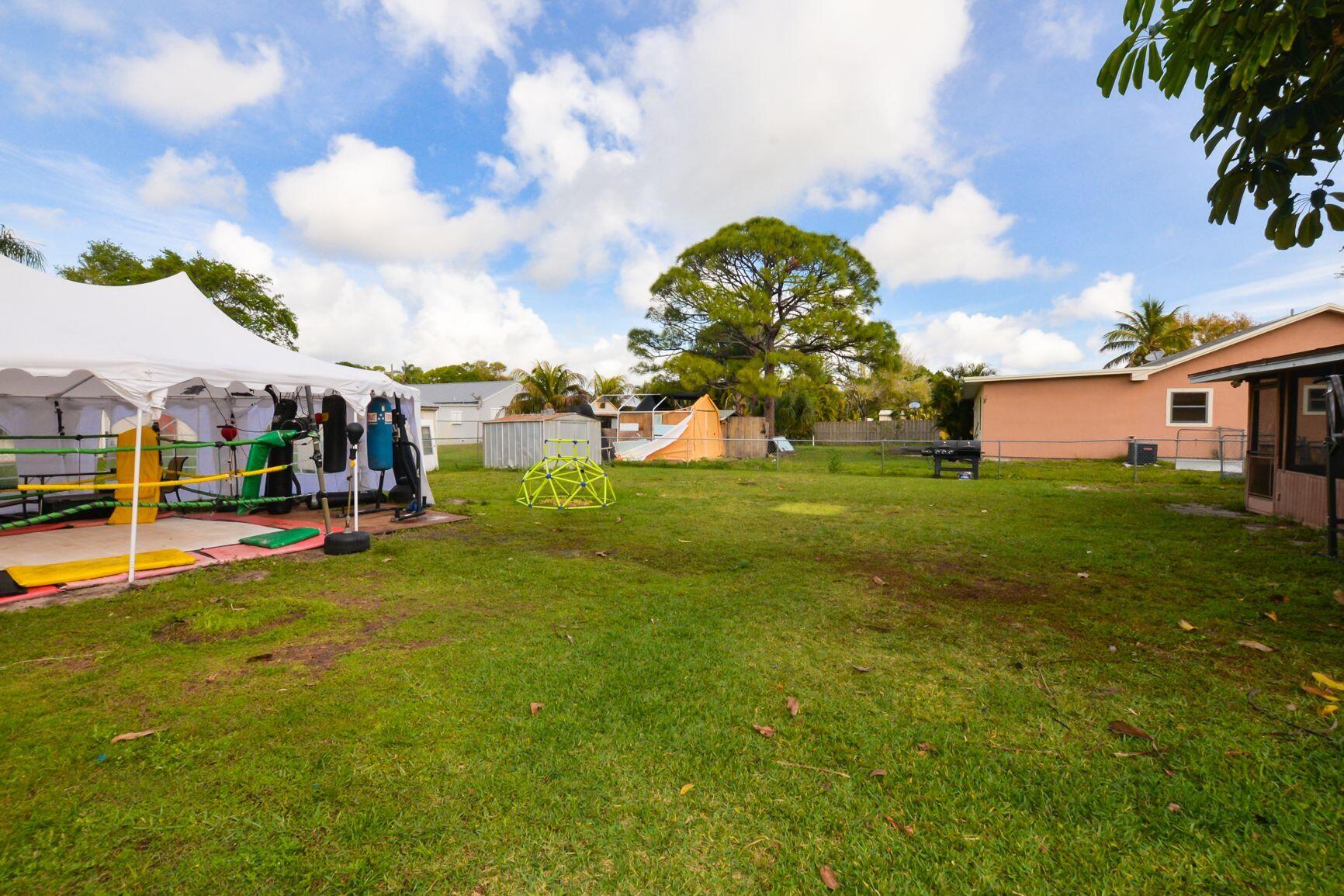 6105 Raintree Trail Fort Pierce, FL 34982 - Photo 31 of 35 Backyard