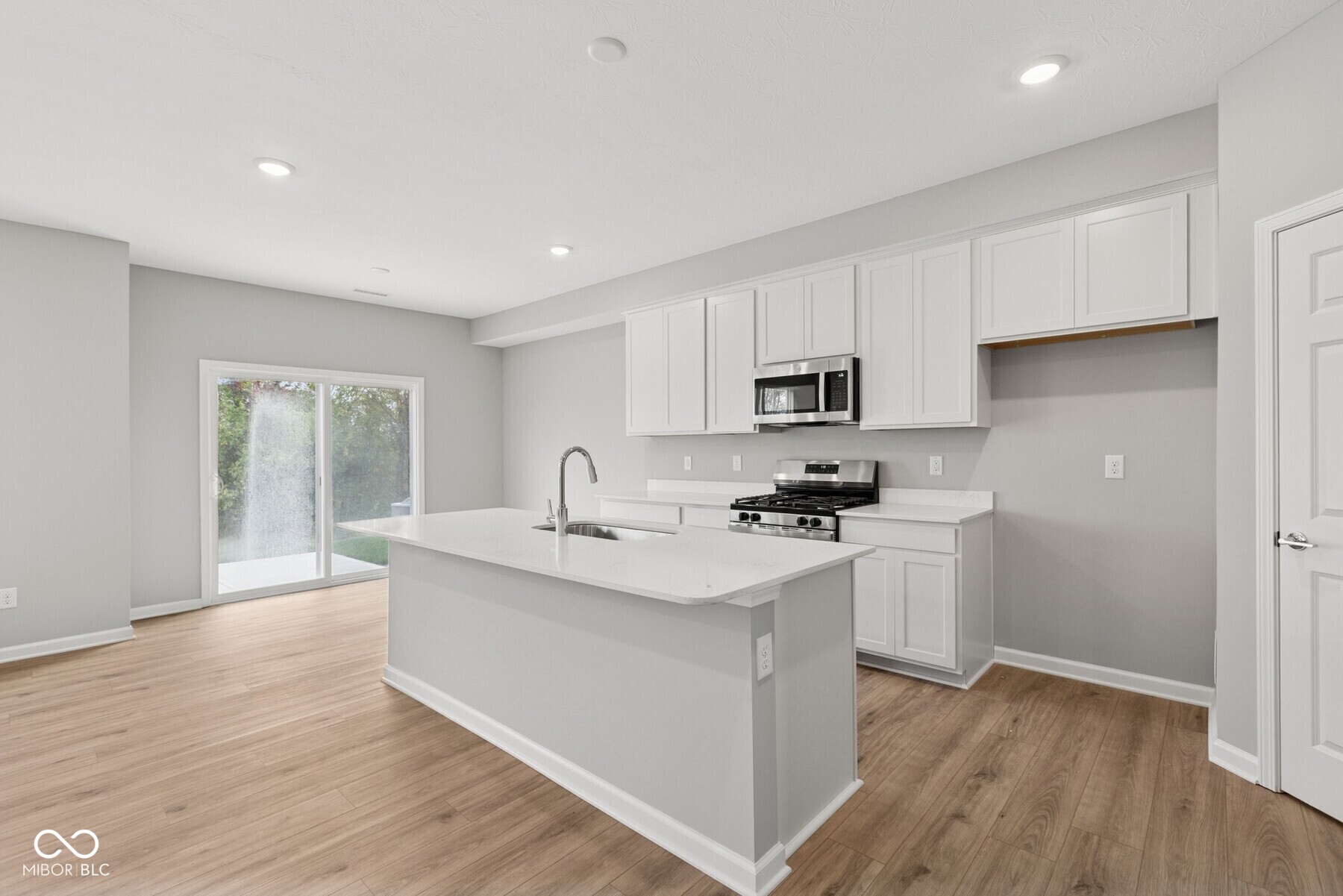 12643 Morning Rdg Way Noblesville, IN 46060 - Photo 2 of 19