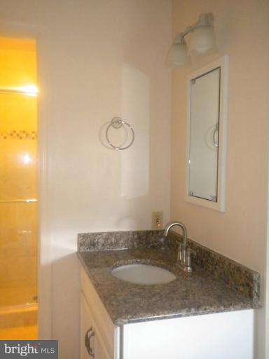 7404 Range Road Alexandria, VA 22306 - Photo 3 of 11 Bath
