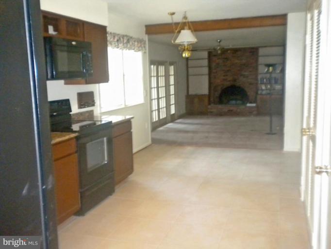 7404 Range Road Alexandria, VA 22306 - Photo 6 of 11 Kitchen