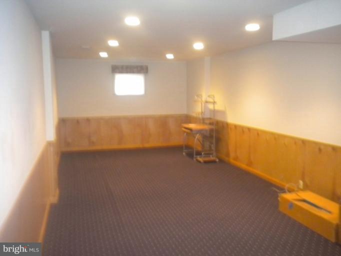7404 Range Road Alexandria, VA 22306 - Photo 8 of 11 Interior (General)