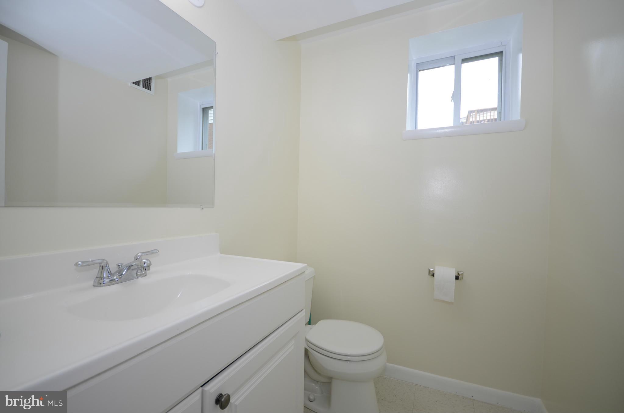 10712 Meadowhill Road Silver Spring, MD 20901 - Photo 15 of 21 Bath