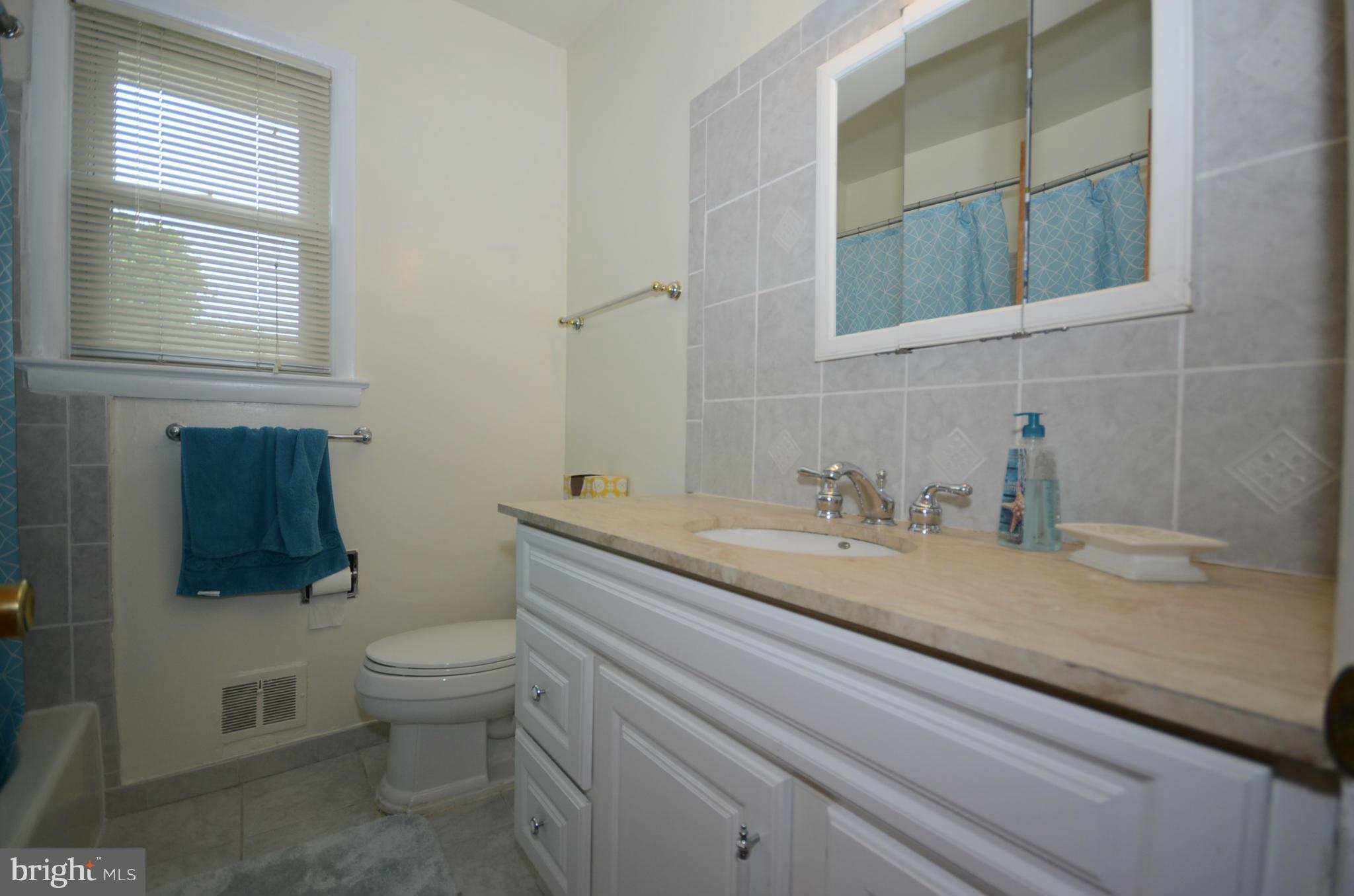 10712 Meadowhill Road Silver Spring, MD 20901 - Photo 8 of 21 Bath