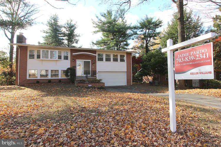 905 La Grande Road Silver Spring, MD 20903 - Photo 1 of 30 Exterior (Front)