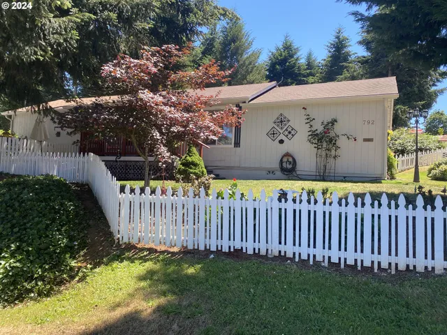 $285,500 | 792 Clone Street, Yoncalla, OR 97499