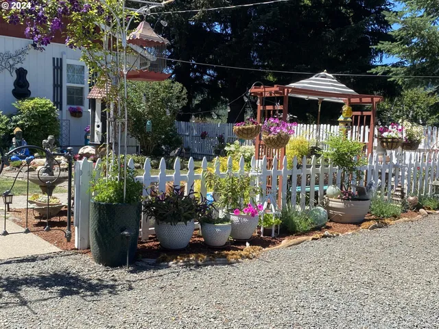 $285,500 | 792 Clone Street, Yoncalla, OR 97499