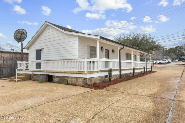 $2,750 | 1030 Greymont Street, Jackson, MS 39202