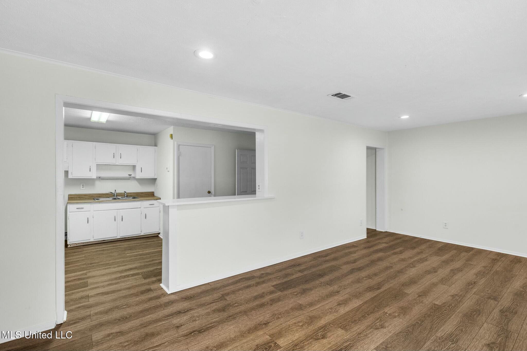 1030 Greymont Street Jackson, MS 39202 - Photo 6 of 33 tempImagecyeFsN