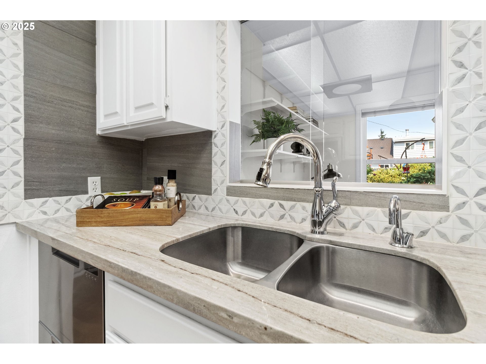 1428 Olympic Street Springfield, OR 97477 - Photo 13 of 46 Kitchen