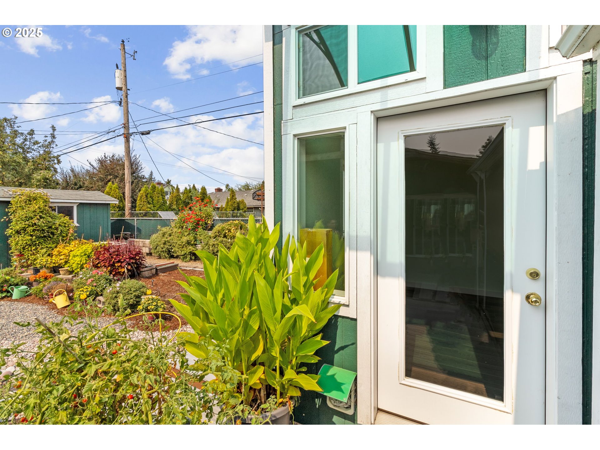 1428 Olympic Street Springfield, OR 97477 - Photo 31 of 46 Shop