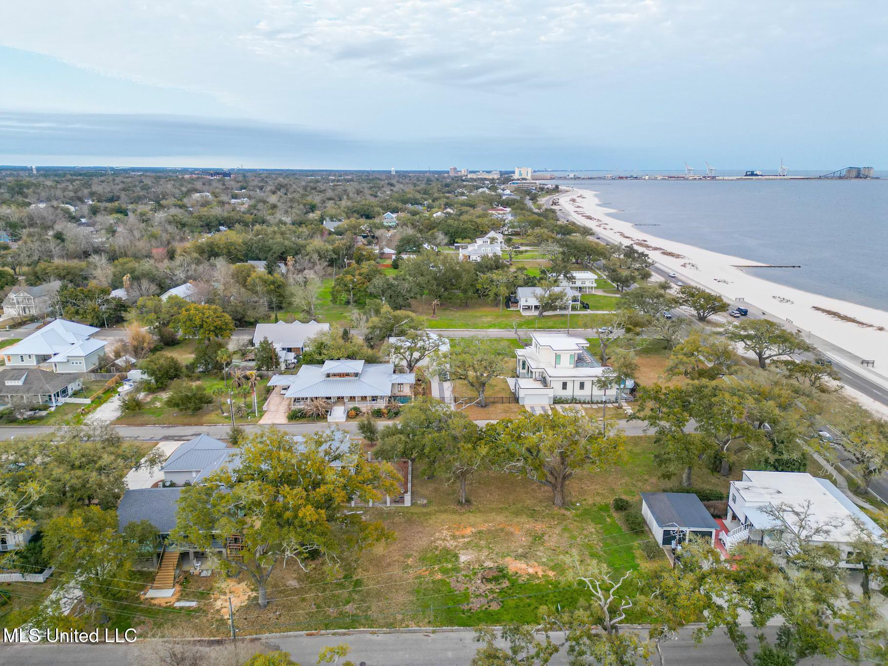 103 East Azalea Drive Long Beach, MS 39560 - Photo 4 of 12 IMG_0038