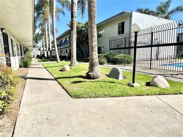$439,900 | 5500 Ackerfield Avenue, Unit 502, Long Beach, CA 90805