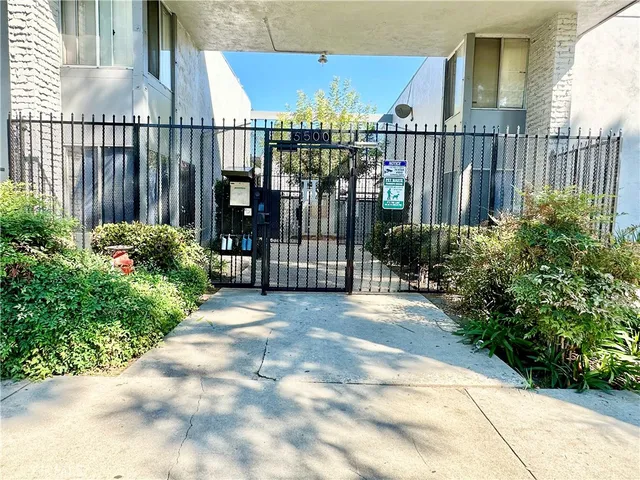 $439,900 | 5500 Ackerfield Avenue, Unit 502, Long Beach, CA 90805