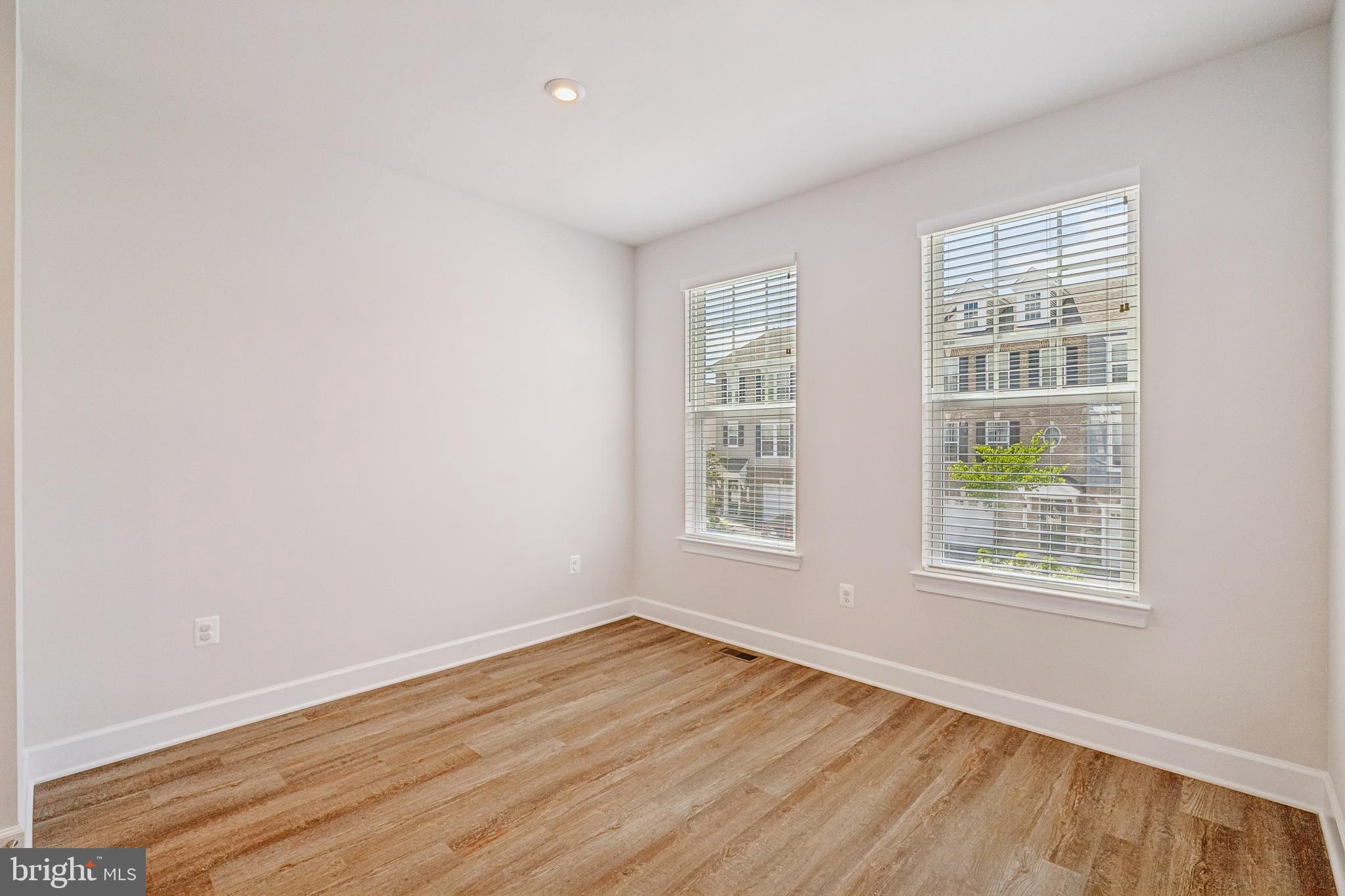 10721 Shadewell Spring Way Manassas, VA 20112 - Photo 19 of 40