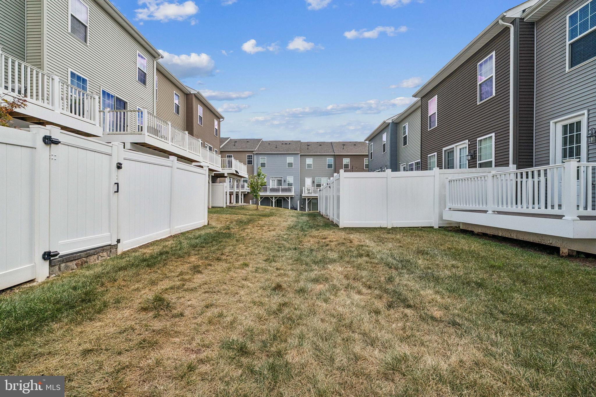 10721 Shadewell Spring Way Manassas, VA 20112 - Photo 36 of 40