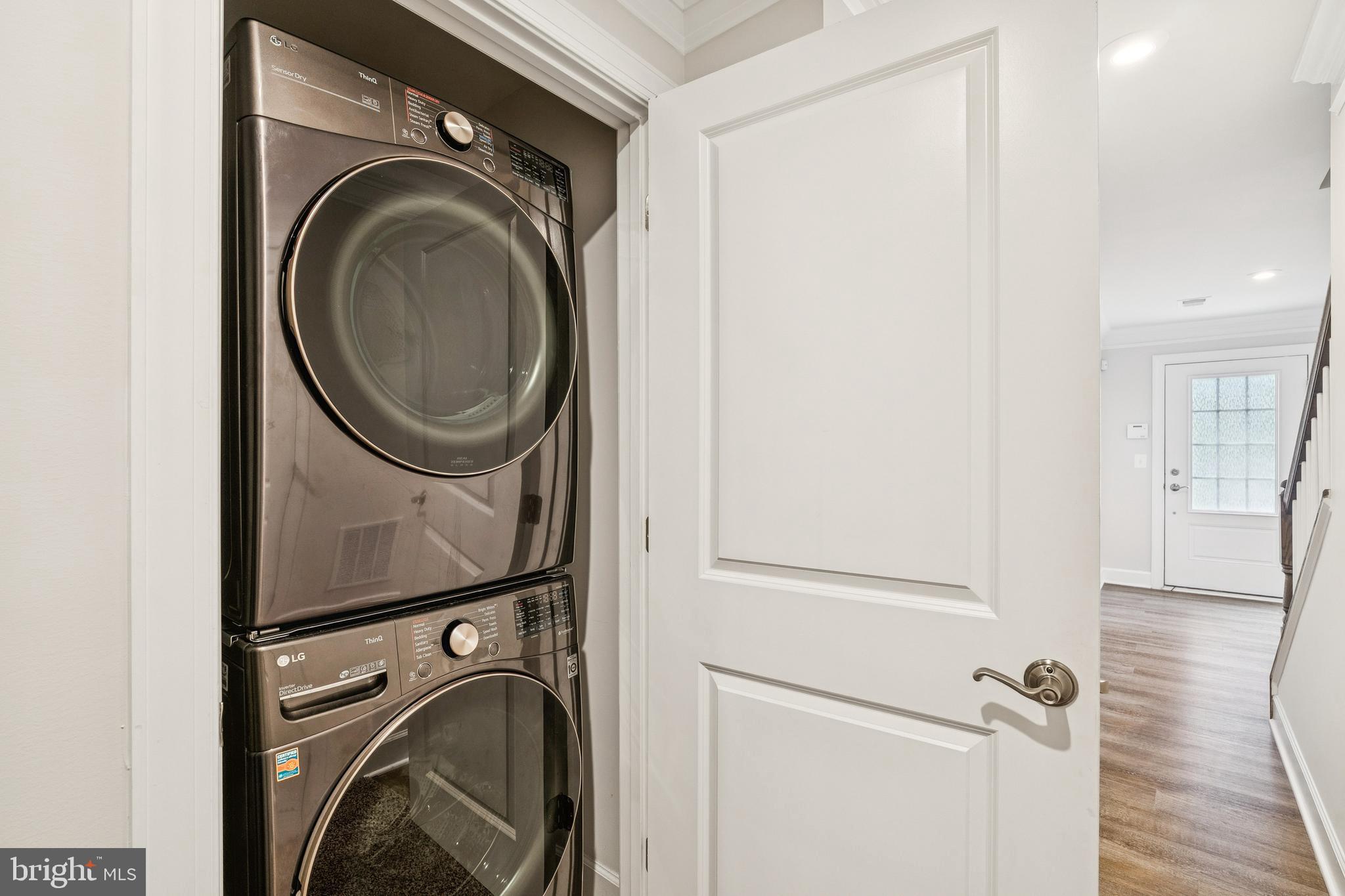 10721 Shadewell Spring Way Manassas, VA 20112 - Photo 5 of 40