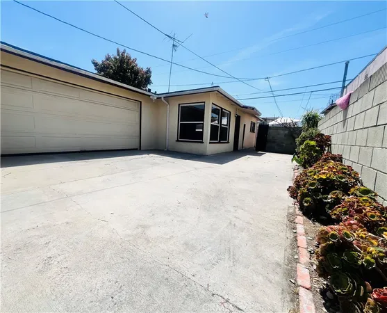 $2,690 | 4824 West 117th Street, Hawthorne, CA 90250