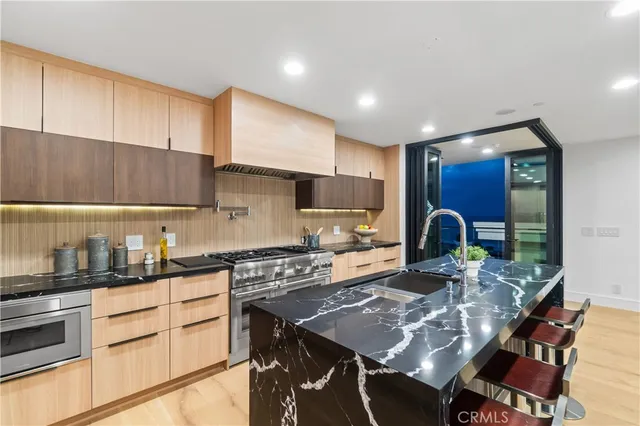 $5,399,000 | 214 El Porto Street, Manhattan Beach, CA 90266