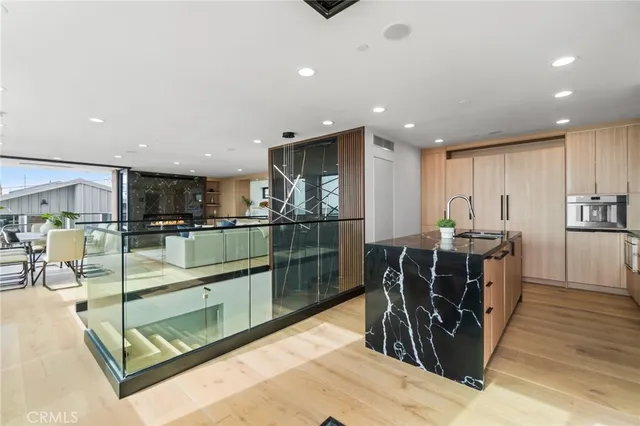 $5,399,000 | 214 El Porto Street, Manhattan Beach, CA 90266