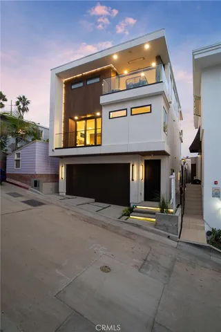 $5,399,000 | 214 El Porto Street, Manhattan Beach, CA 90266