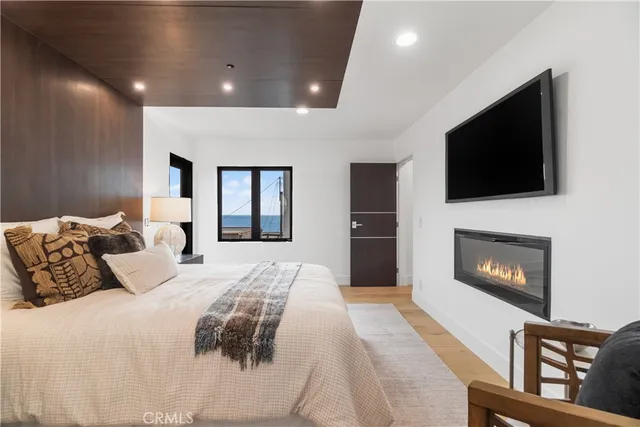 $5,399,000 | 214 El Porto Street, Manhattan Beach, CA 90266