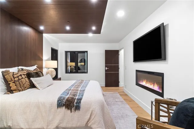 $5,399,000 | 214 El Porto Street, Manhattan Beach, CA 90266