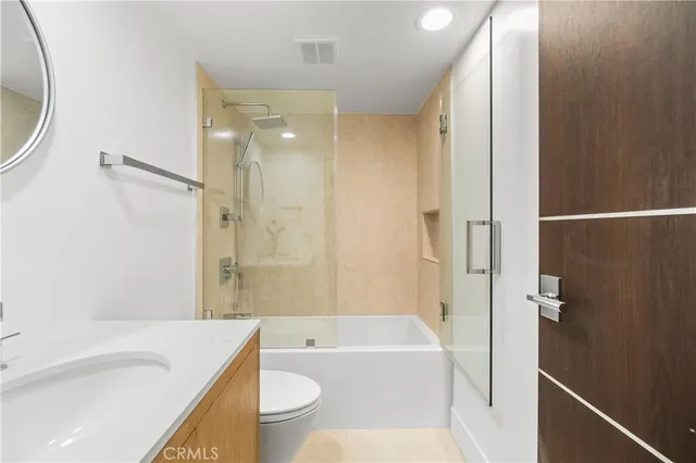 $5,399,000 | 214 El Porto Street, Manhattan Beach, CA 90266