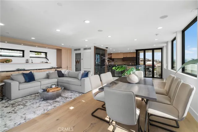 $5,399,000 | 214 El Porto Street, Manhattan Beach, CA 90266