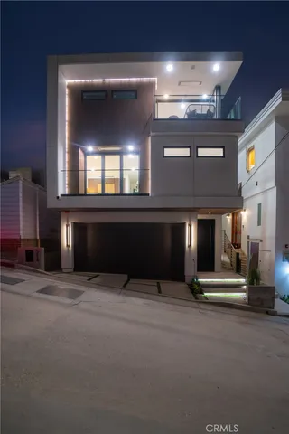 $5,399,000 | 214 El Porto Street, Manhattan Beach, CA 90266