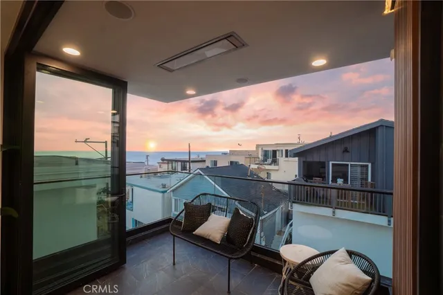 $5,399,000 | 214 El Porto Street, Manhattan Beach, CA 90266