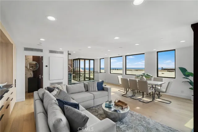 $5,399,000 | 214 El Porto Street, Manhattan Beach, CA 90266