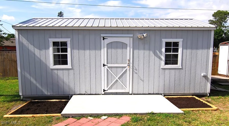 2551 Barcelona Avenue Fort Myers, FL 33905 - Photo 28 of 41 a view of backyard with a sink and dishwasher