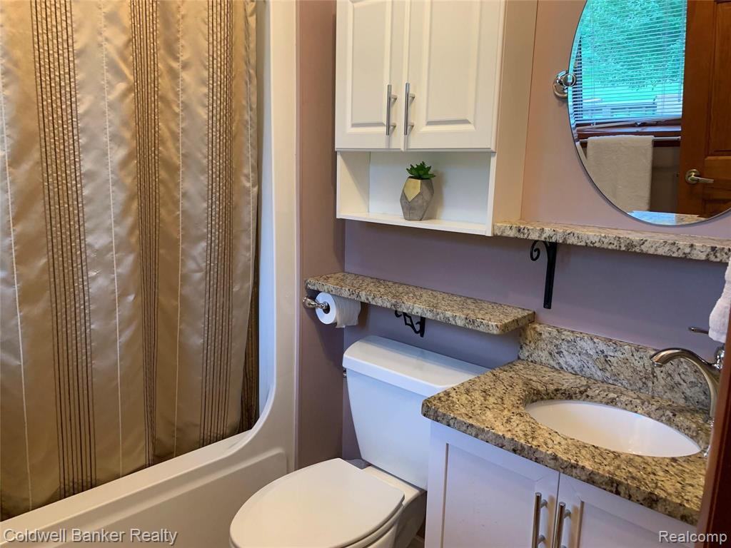 3331 Grant Road Rochester Hills, MI 48309 - Photo 11 of 23
