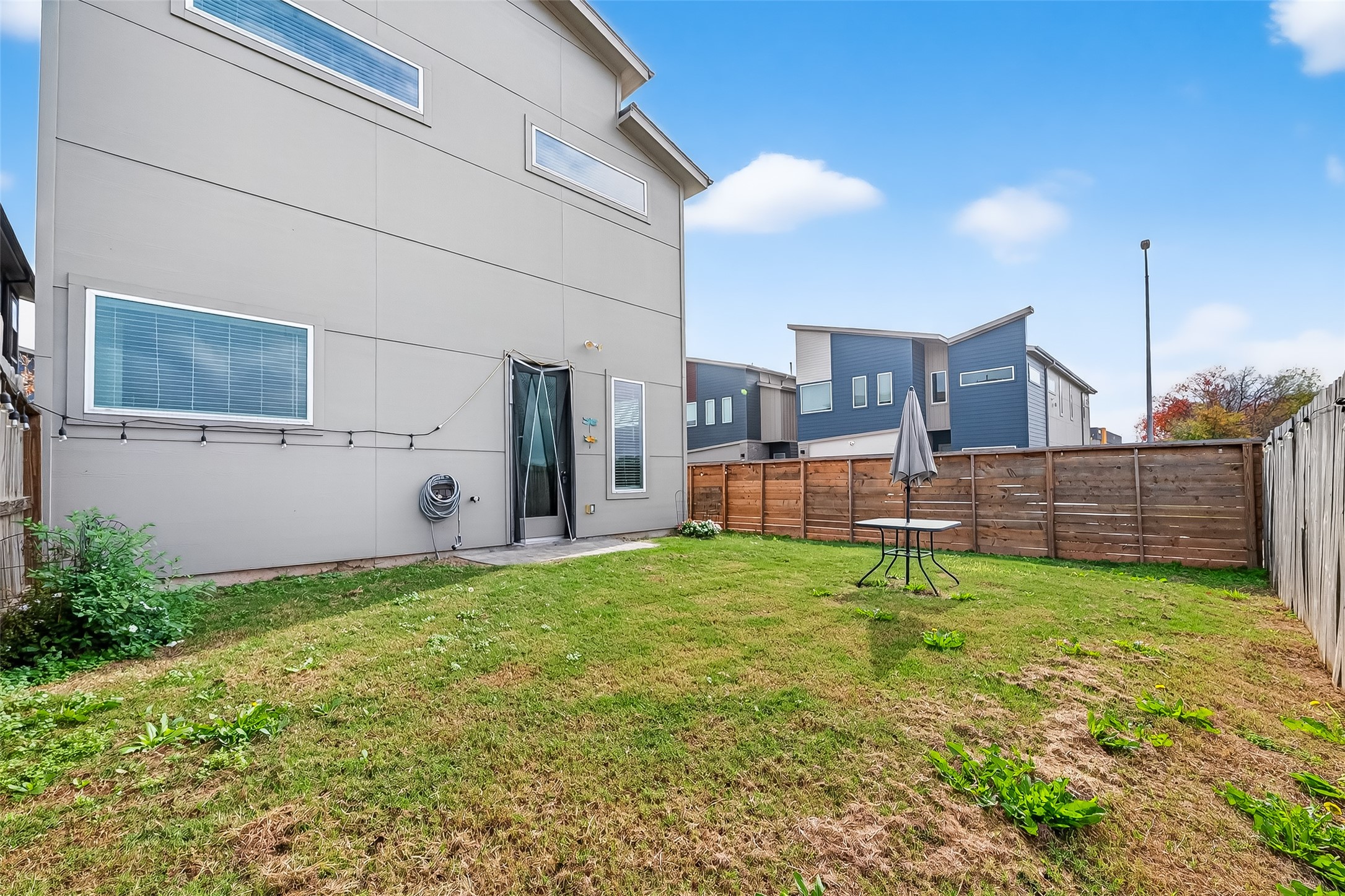 5703 Pampero Lane Houston, TX 77092 - Photo 39 of 41 a view of a backyard of the house