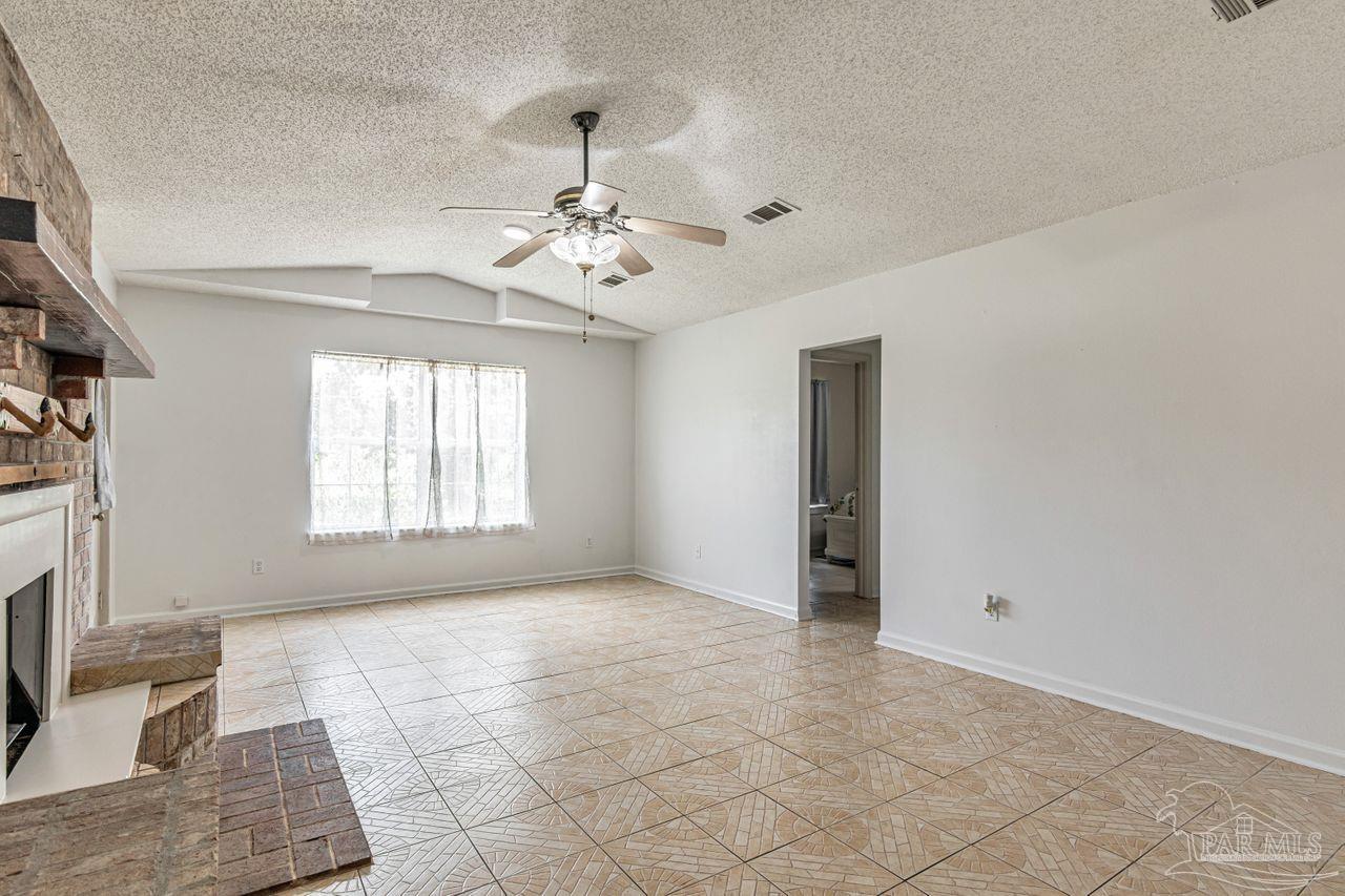 10449 Bernice Road Milton, FL 32583 - Photo 11 of 57 Gallery Image 11