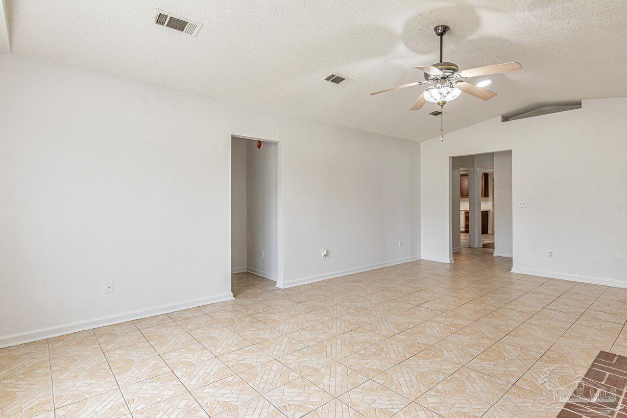 10449 Bernice Road Milton, FL 32583 - Photo 12 of 57 Gallery Image 12