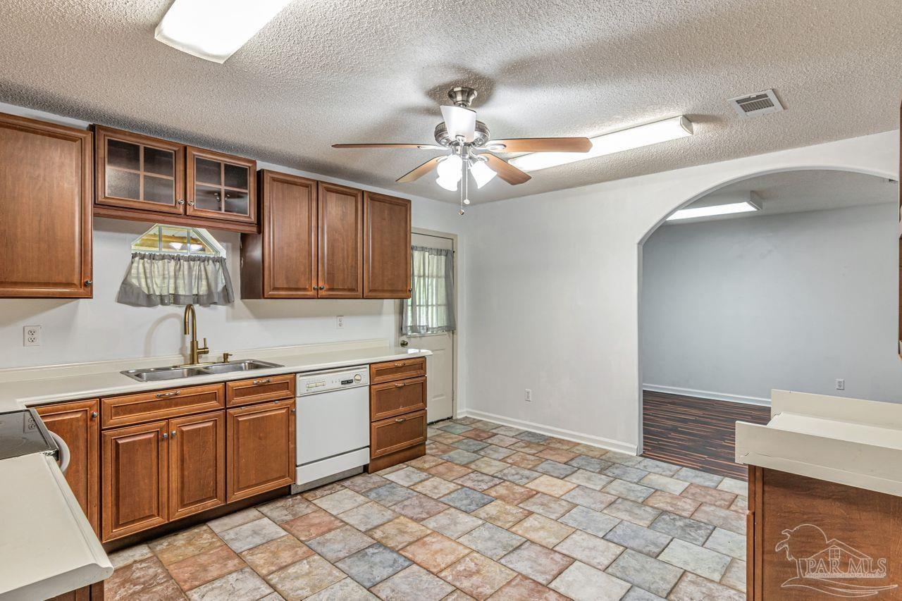 10449 Bernice Road Milton, FL 32583 - Photo 17 of 57 Gallery Image 17