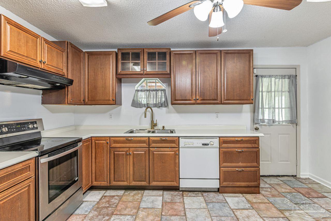 10449 Bernice Road Milton, FL 32583 - Photo 19 of 57 Gallery Image 19