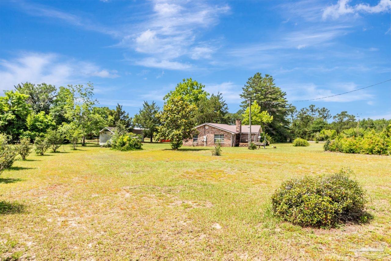 10449 Bernice Road Milton, FL 32583 - Photo 4 of 57 Gallery Image 4