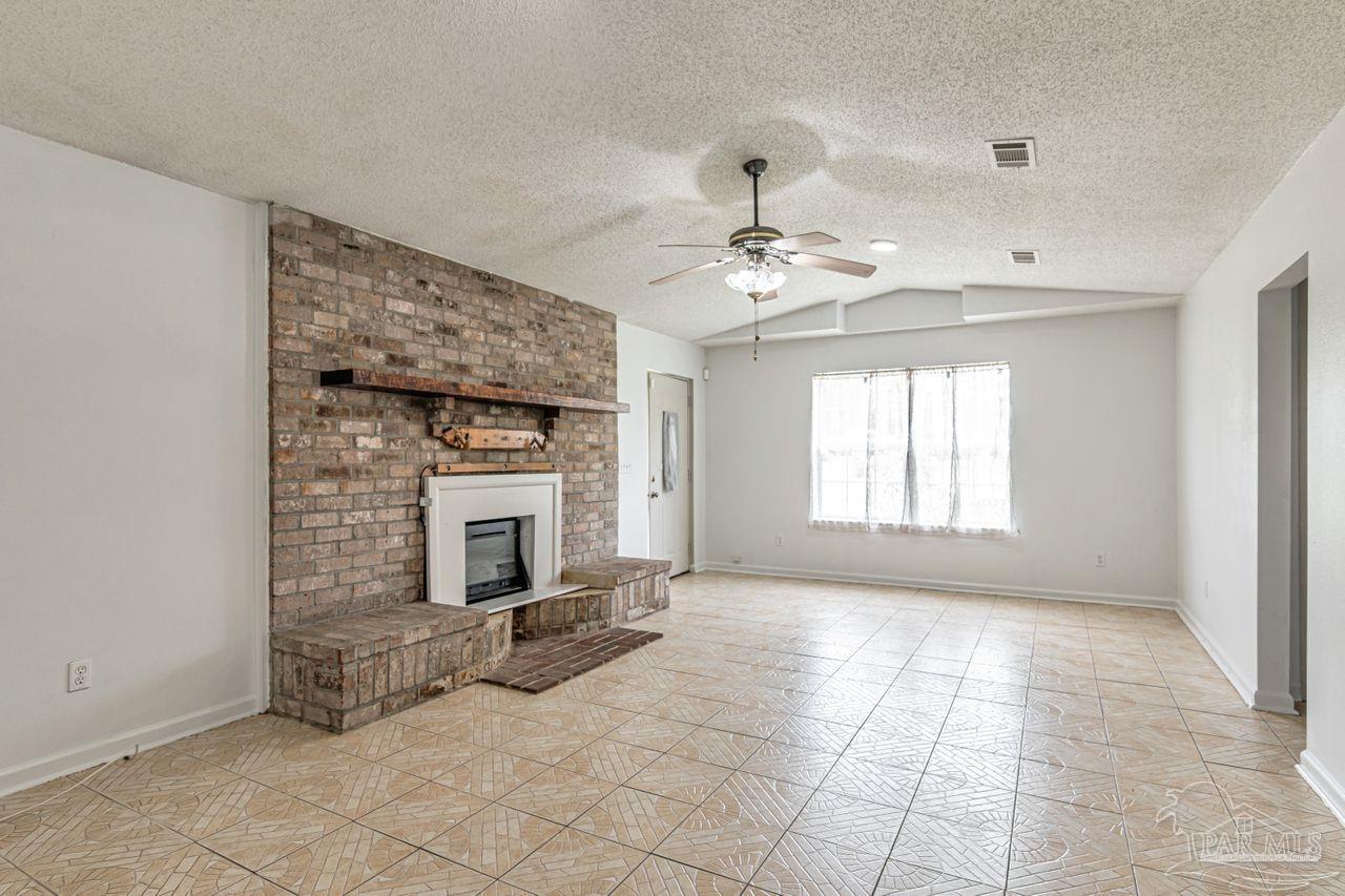 10449 Bernice Road Milton, FL 32583 - Photo 10 of 57 Gallery Image 10