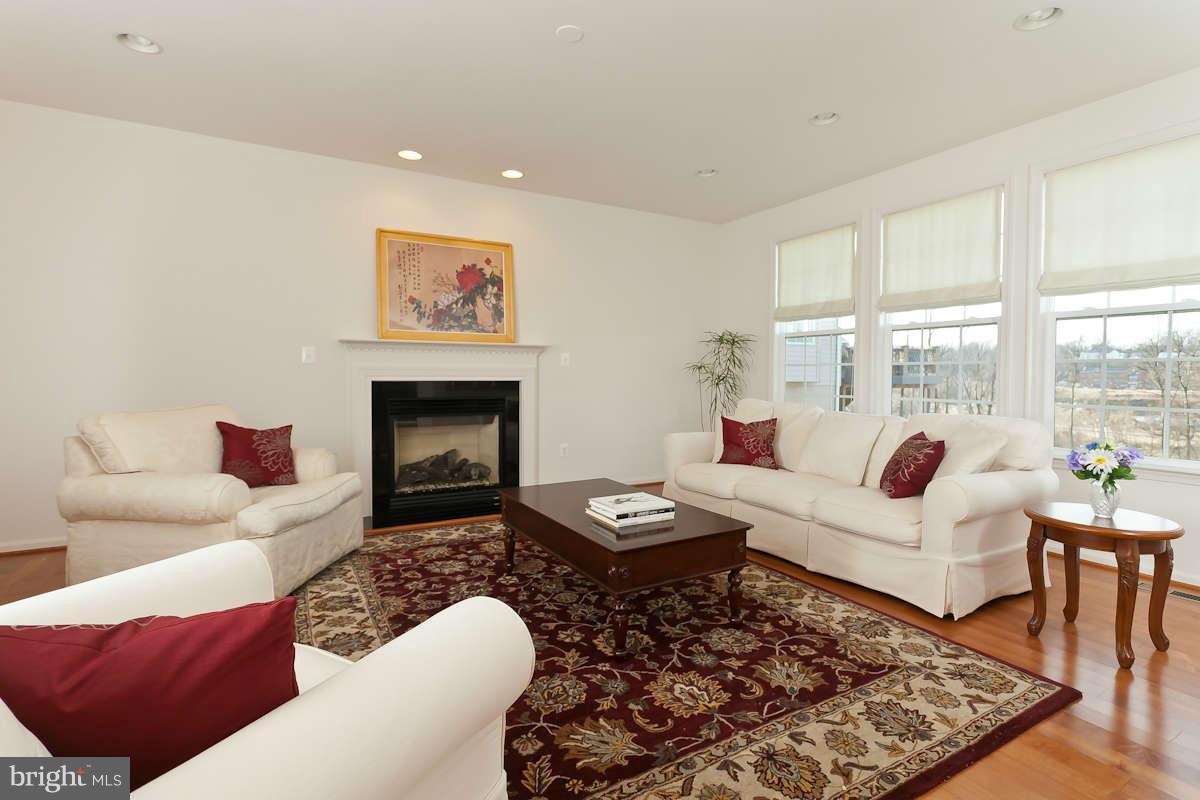 6908 Granite Ridge Court Baltimore, MD 21209 - Photo 2 of 30 Family Room