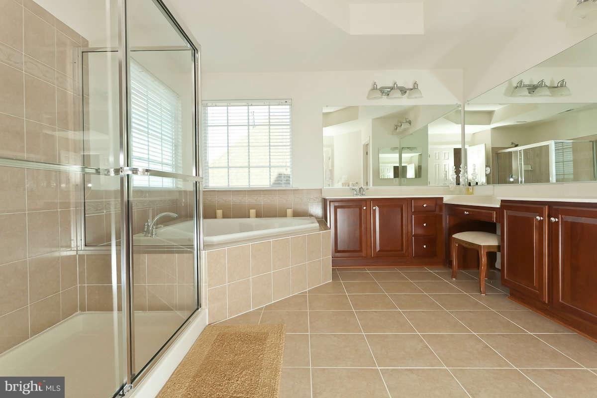 6908 Granite Ridge Court Baltimore, MD 21209 - Photo 15 of 30 Bath (Master)