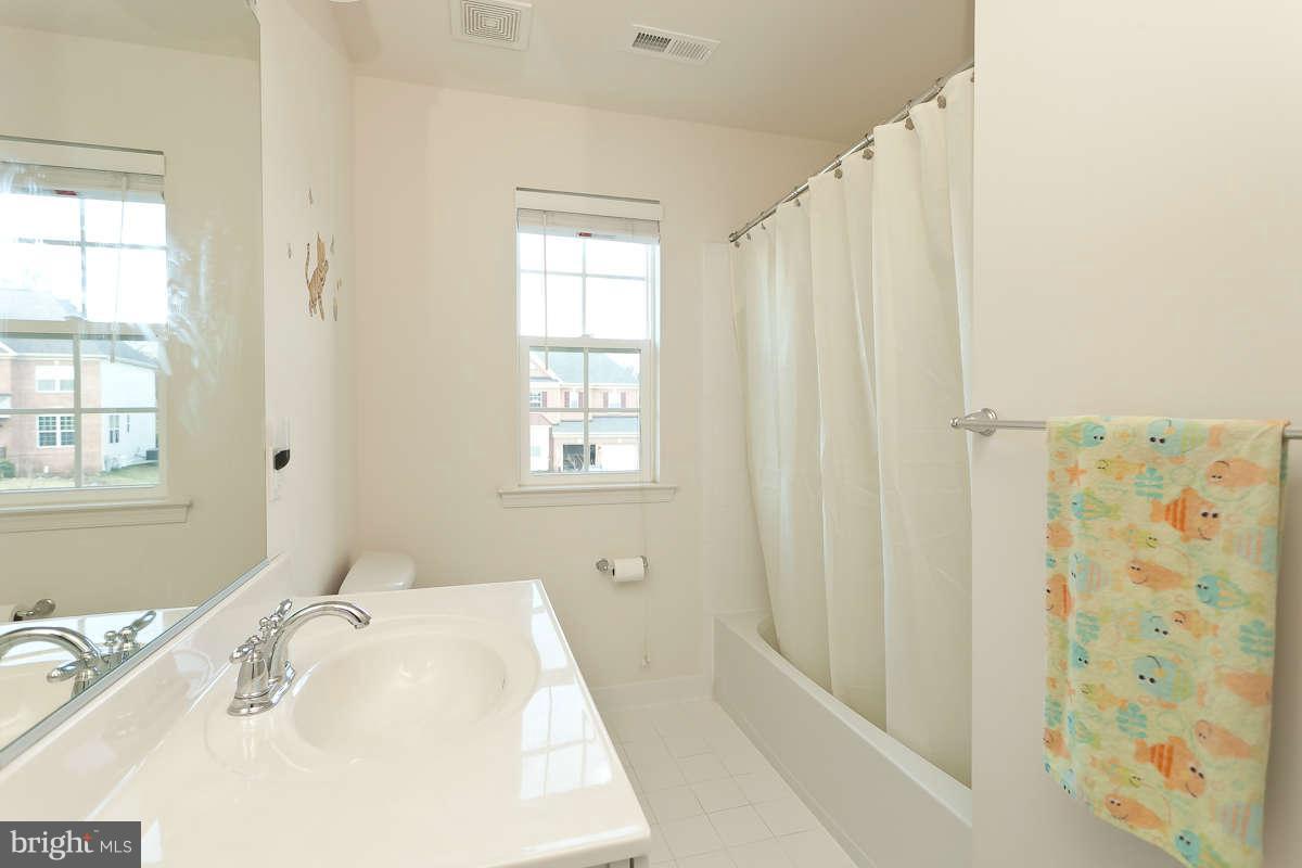 6908 Granite Ridge Court Baltimore, MD 21209 - Photo 20 of 30 Bath
