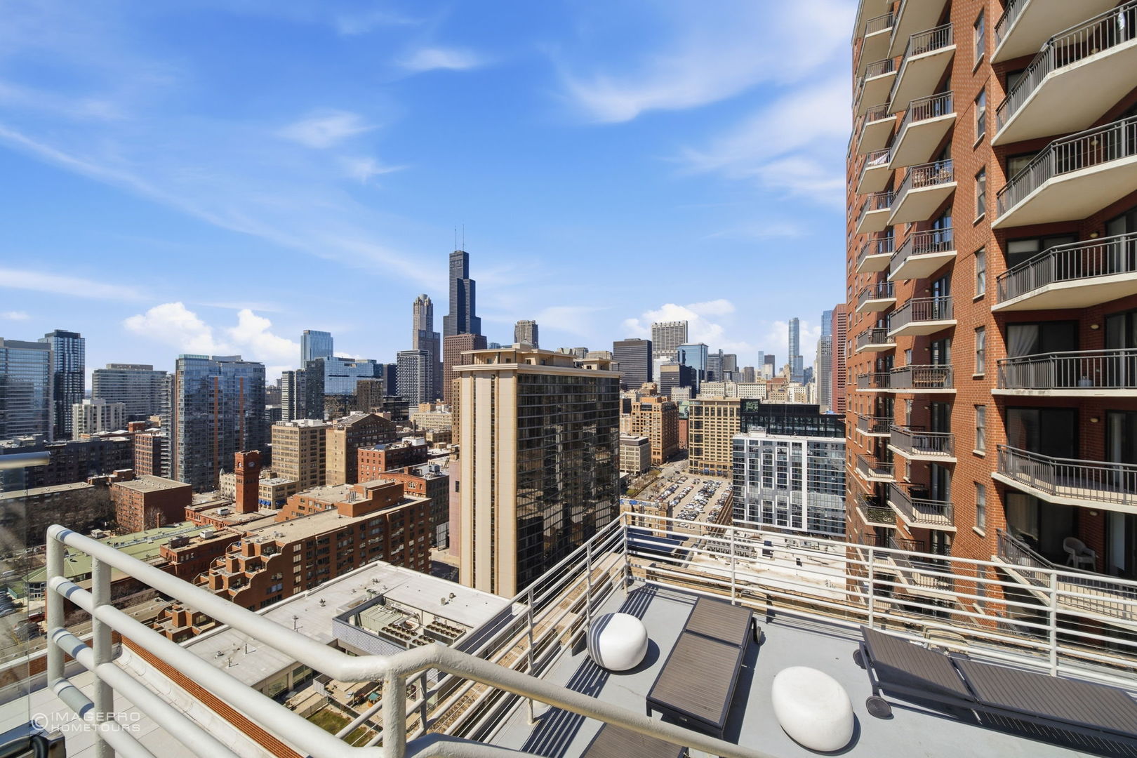 40 East 9th Street, Unit 712 Chicago, IL 60605 - Photo 17 of 26 a picture of city view