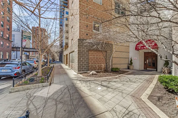 $139,000 | 40 East 9th Street, Unit 712, Chicago, IL 60605