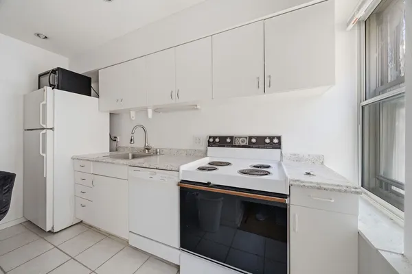 $139,000 | 40 East 9th Street, Unit 712, Chicago, IL 60605