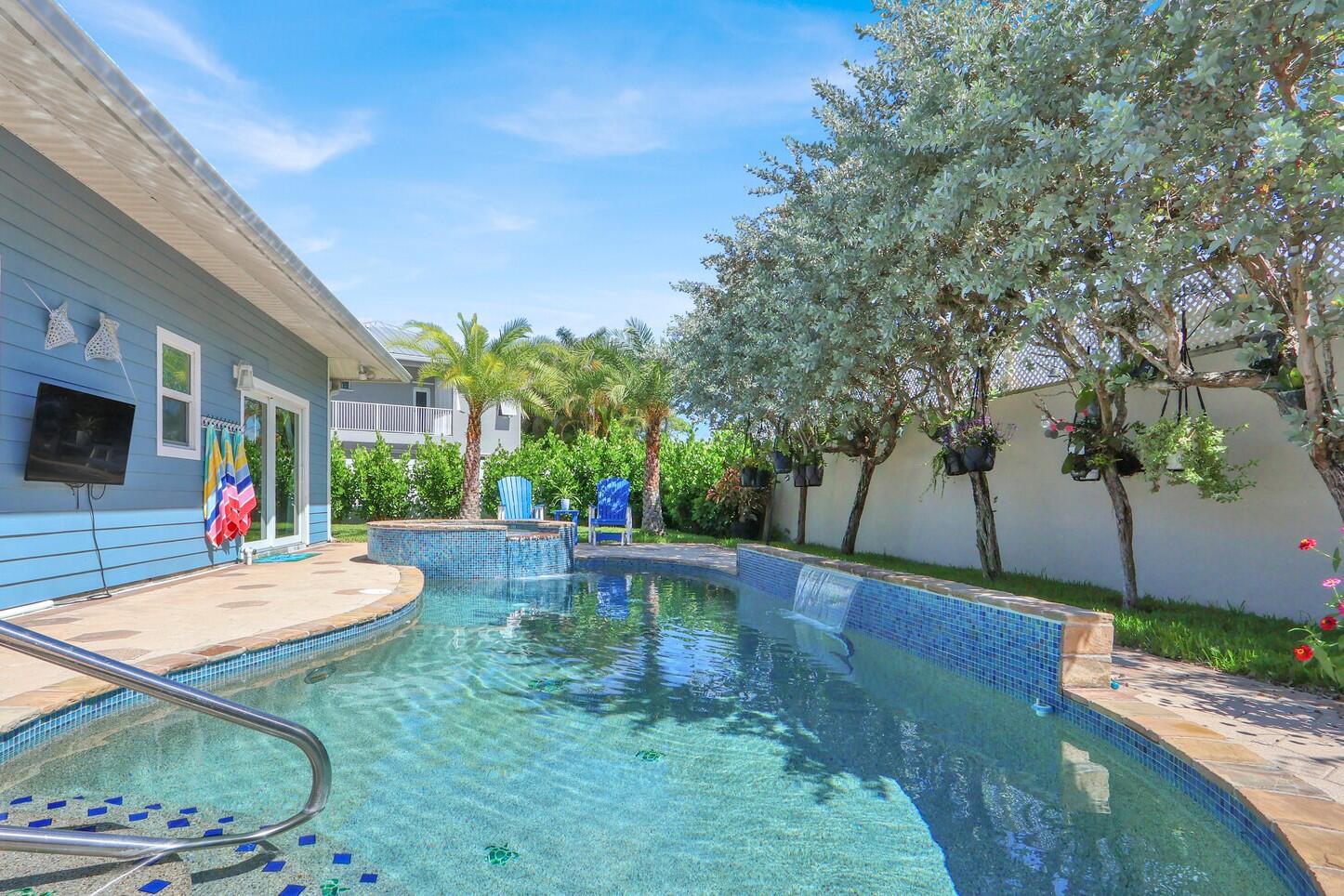 119 Faith Way Jupiter, FL 33458 - Photo 41 of 41 Custom pool mosaics