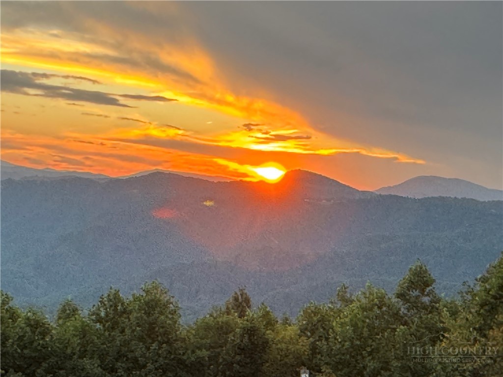 147 Angelfire Trail Deep Gap, NC 28618 - Photo 5 of 10 a view of an ocean