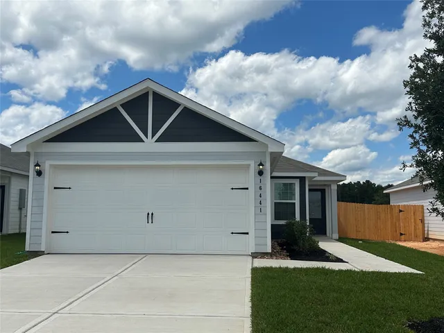 $1,670 | 16441 Blossom Grv Drive, Conroe, TX 77303