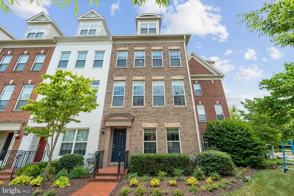 $5,800 | 4341 4th Street North, Arlington, VA 22203